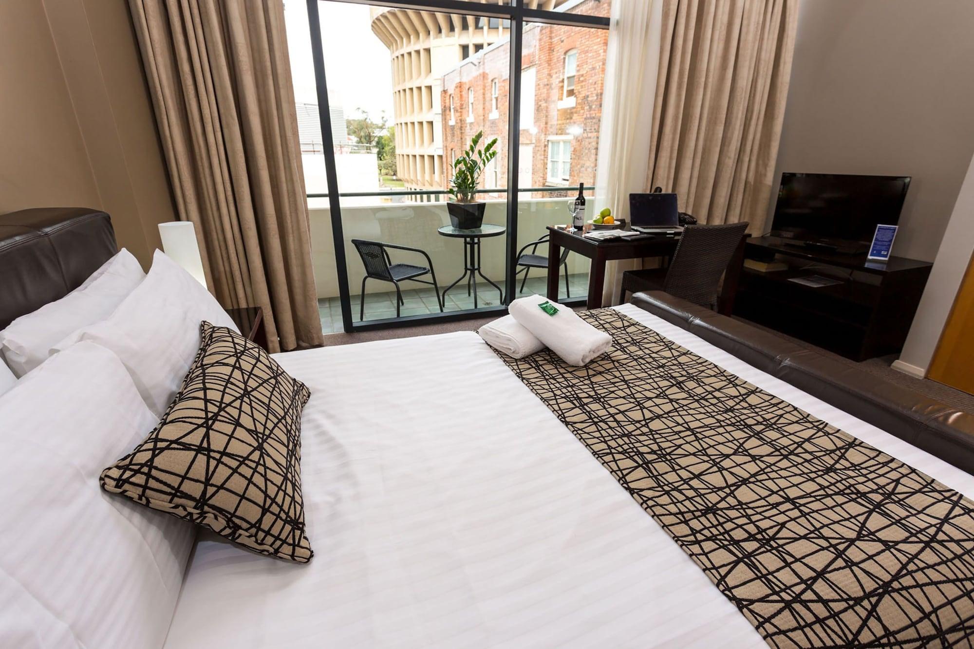 Clarendon Hotel Нюкасъл Екстериор снимка