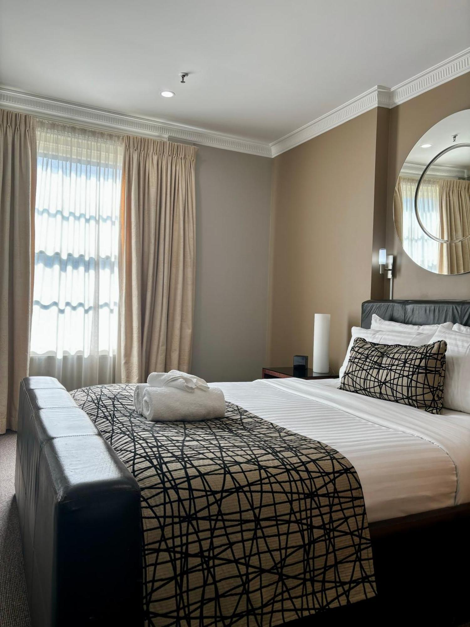 Clarendon Hotel Нюкасъл Екстериор снимка
