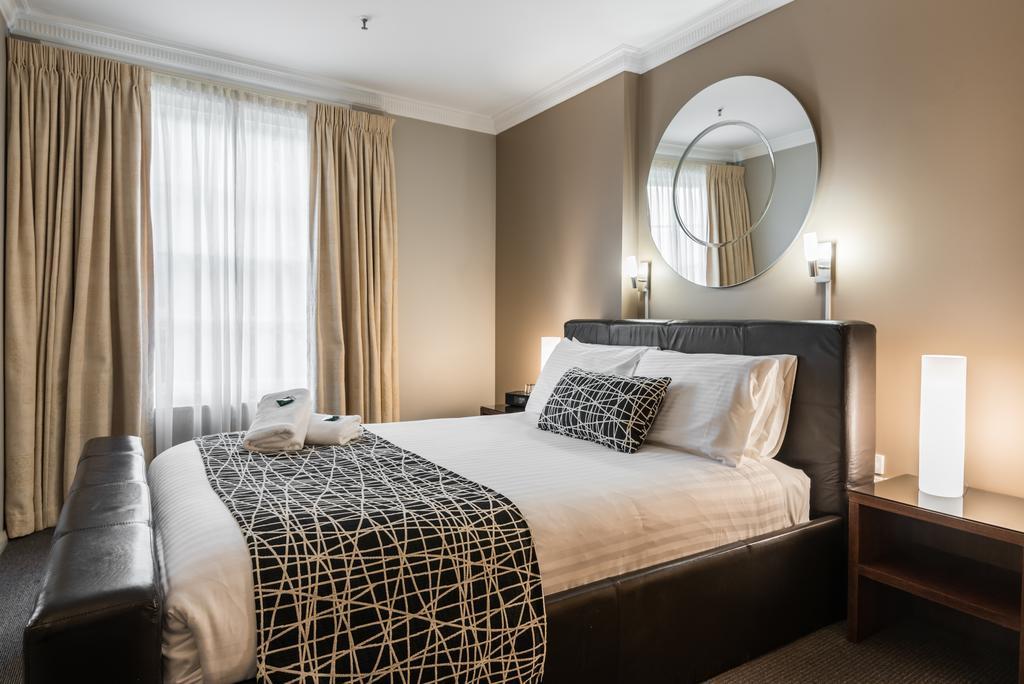 Clarendon Hotel Нюкасъл Екстериор снимка