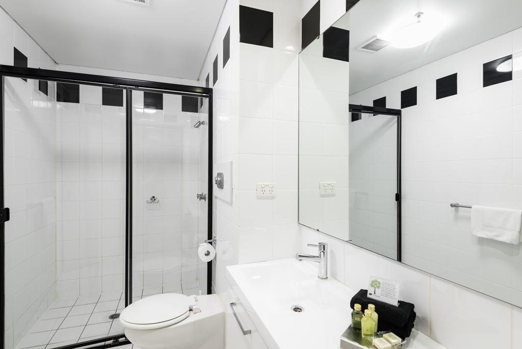 Clarendon Hotel Нюкасъл Екстериор снимка